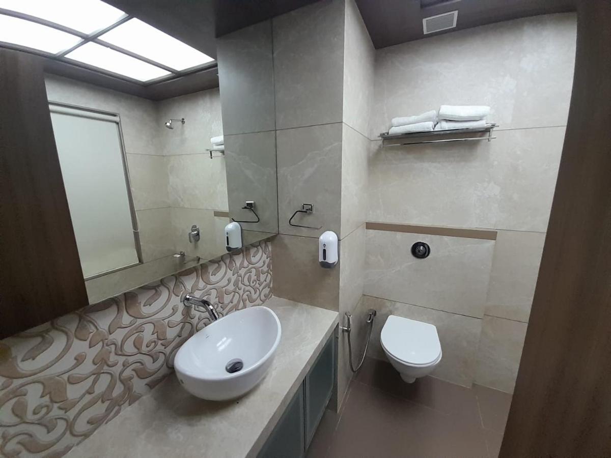 Hotel Mathoshree Тхане Экстерьер фото